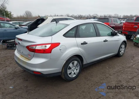 2013 Ford Focus S z USA, uszkodzony, nr VIN 1FADP3E21DL162433